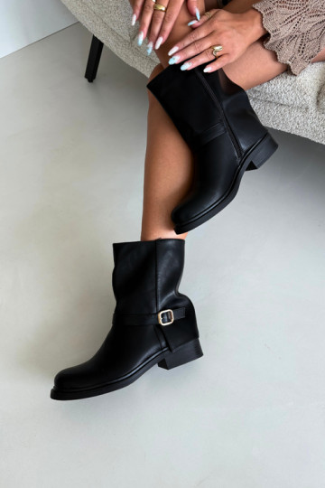 Stivaletti isolati da donna con fibbie in colore nero Corley