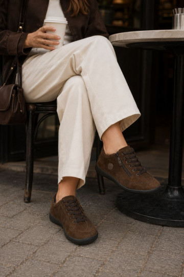 Scarpe da donna in suede sintetico color cioccolato Brindle