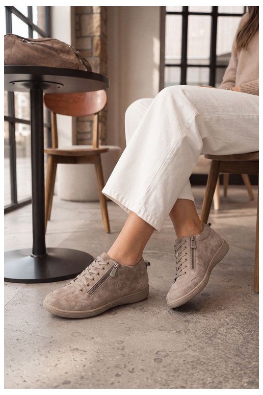 Scarpe da donna in suede sintetico color sabbia Brindle
