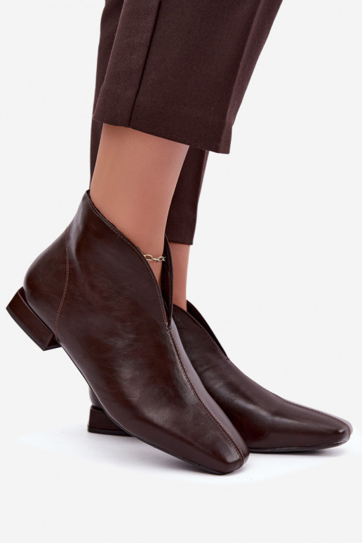 Stivaletti marroni scuri bassi Cut Out con tacchi larghi in ecopelle Canella