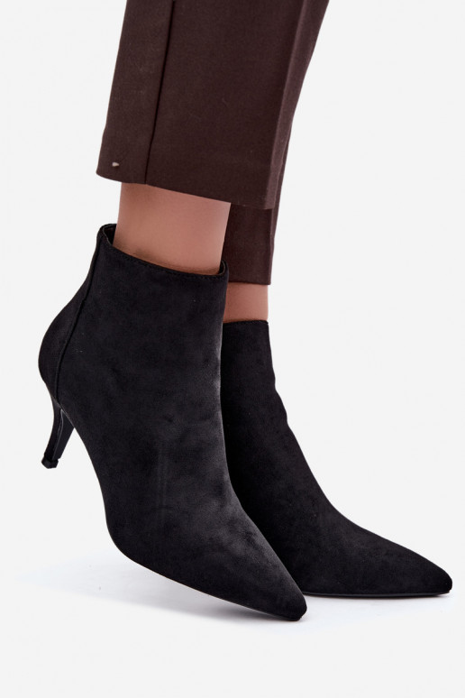 Stivaletti neri in suede sintetico con tacchi a punta Niretta