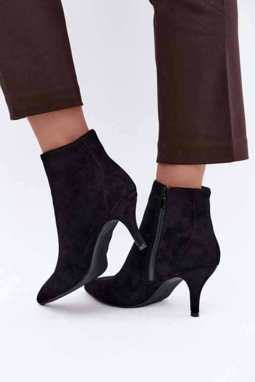 Stivaletti neri in suede sintetico con tacchi a punta Niretta