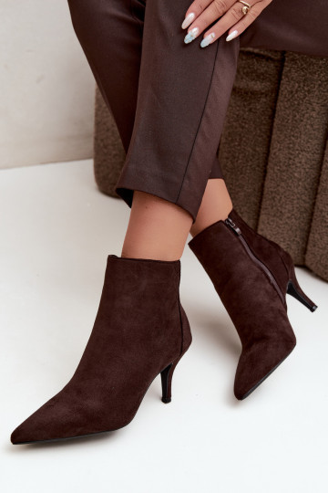 Stivaletti color cioccolato in suede sintetico con tacchi a punta Niretta