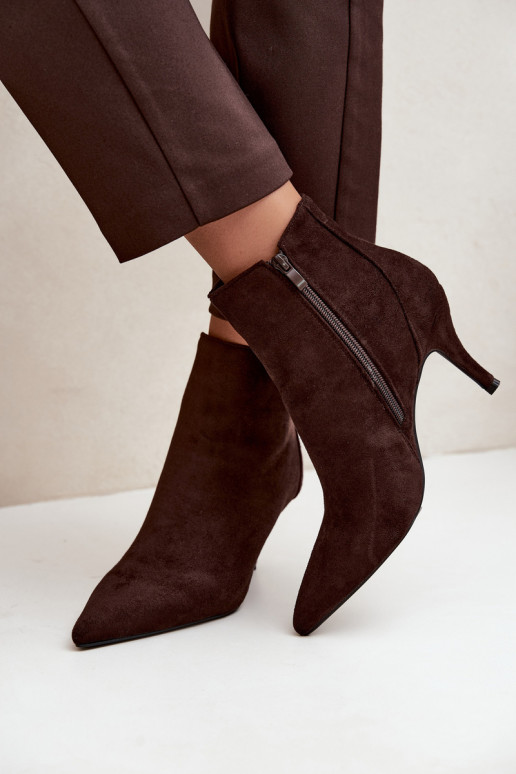 Stivaletti color cioccolato in suede sintetico con tacchi a punta Niretta