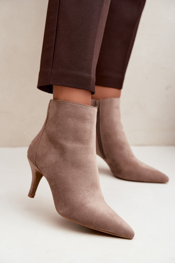Stivaletti khaki in suede sintetico con tacchi a punta Niretta