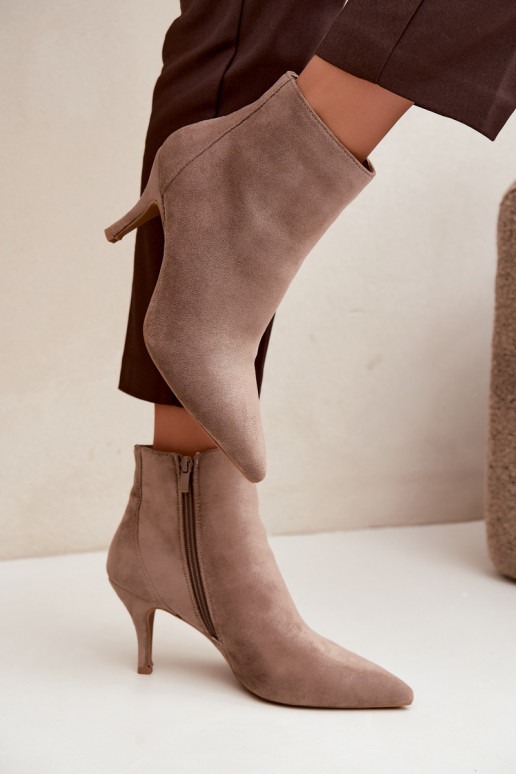 Stivaletti khaki in suede sintetico con tacchi a punta Niretta
