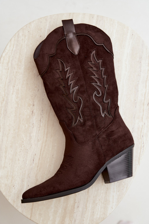 Stivali color cioccolato in suede sintetico stile cowboy con tacchi Jarissa