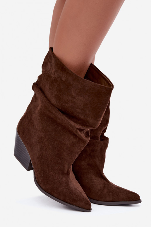 Stivaletti marroni stropicciati slip-on su tacco a blocco Cazela