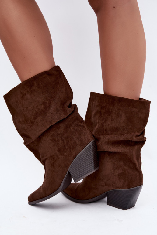 Stivaletti marroni stropicciati slip-on su tacco a blocco Cazela