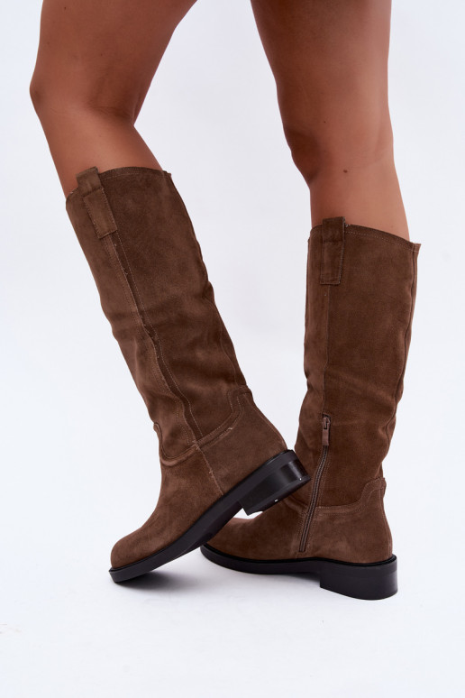 Stivali marroni in suede isolati Ashmere