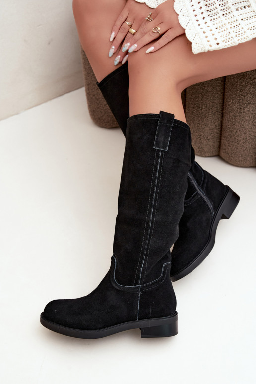 Stivali neri in suede isolati Ashmere