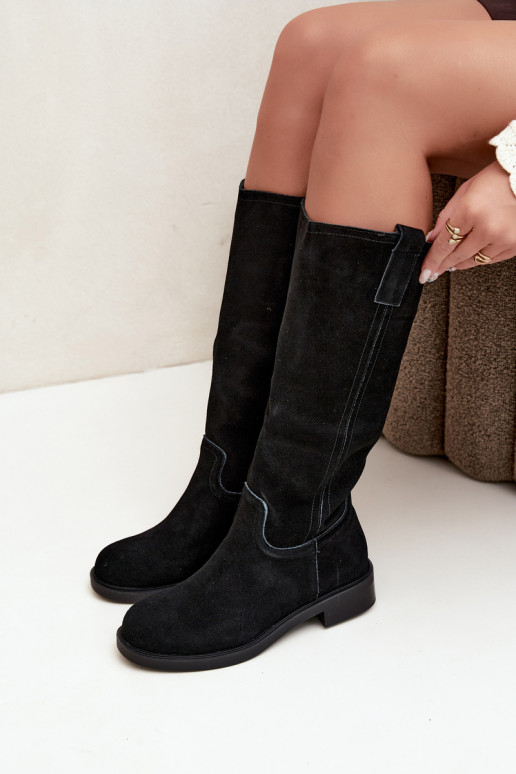 Stivali neri in suede isolati Ashmere