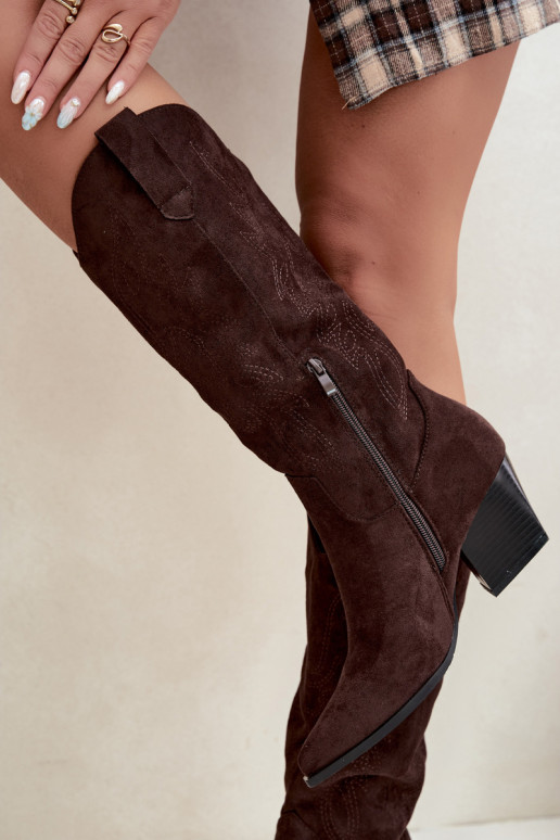 Stivali cowboy al ginocchio con tacco in colore cioccolato Hartley