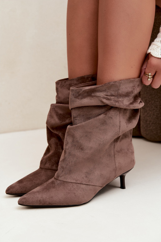stivaletti slouchy con tacco in colore khaki Farren