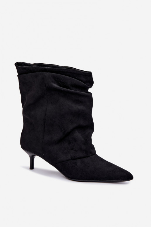 stivaletti slouchy con tacco in colore nero Farren