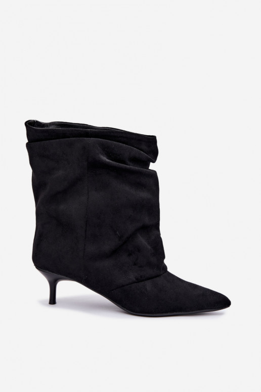 stivaletti slouchy con tacco in colore nero Farren