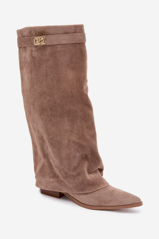 stivali alti da donna con gambale cucito su tacco basso in ecopelle scamosciata color sabbia Gisellea