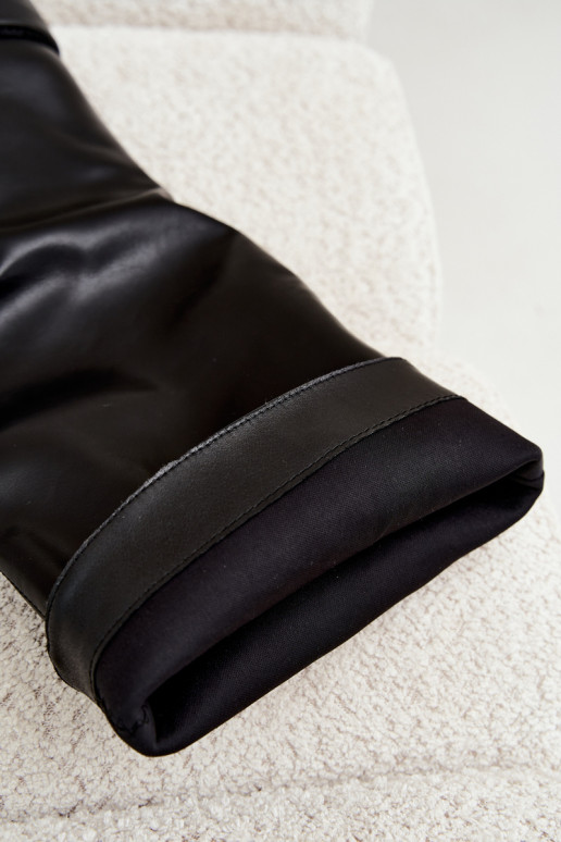 stivali alti da donna con tacchi larghi e ricamo decorativo in nero Gresa