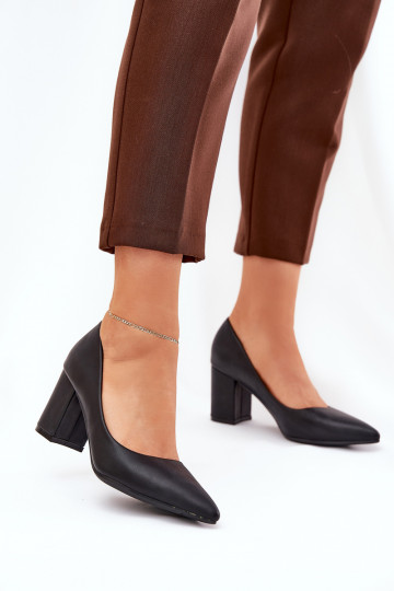scarpe con tacco alto e punte affilate in nero 2