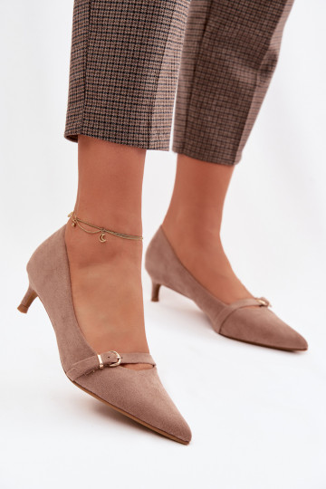 Scarpe beige da donna con tacco basso e tacchi decorati Pirela 2