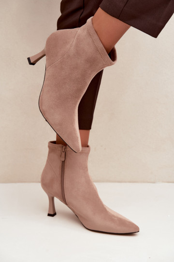 Stivaletti da donna con tacco sottile e cuciture in colore sabbia Clancy