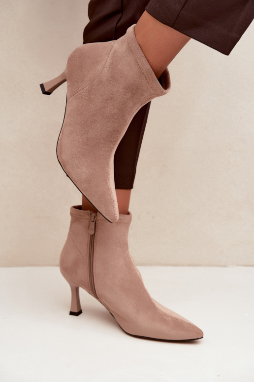 Stivaletti da donna con tacco sottile e cuciture in colore sabbia Clancy