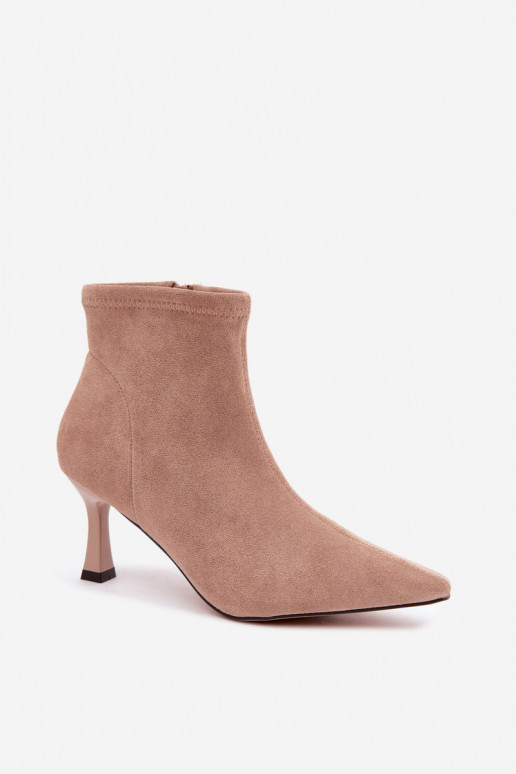 Stivaletti da donna con tacco sottile e cuciture in colore sabbia Clancy