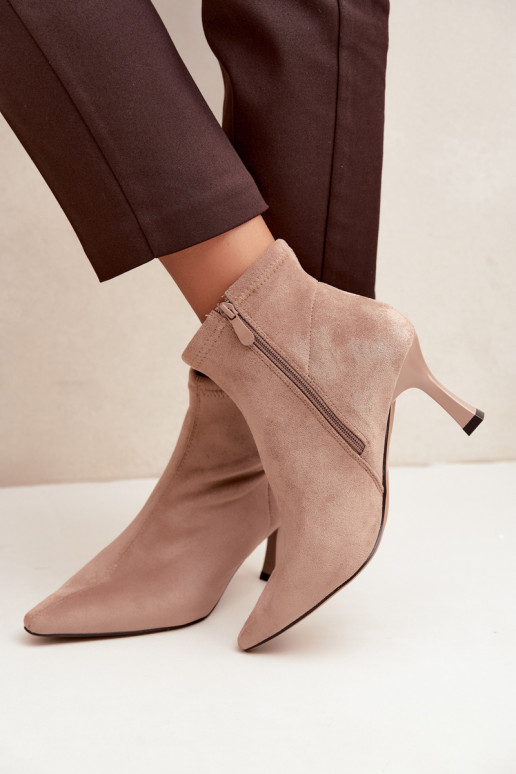 Stivaletti da donna con tacco sottile e cuciture in colore sabbia Clancy
