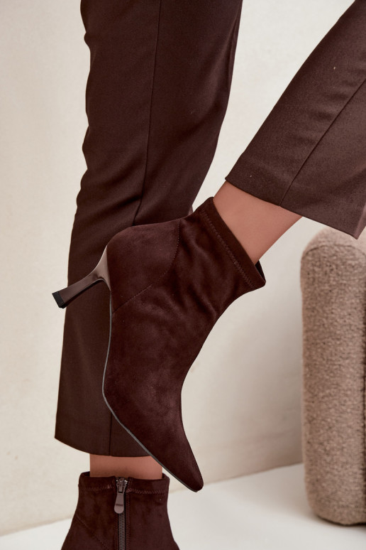 Stivaletti da donna con tacco sottile e cuciture in colore cioccolato Clancy