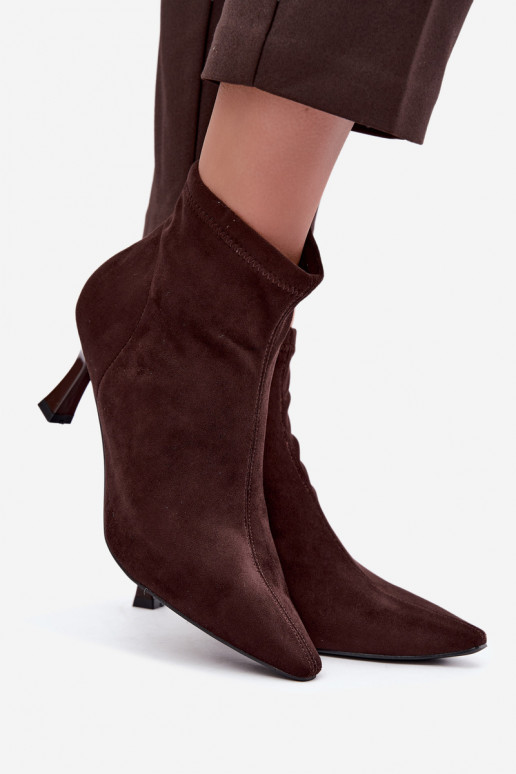 Stivaletti da donna con tacco sottile e cuciture in colore cioccolato Clancy