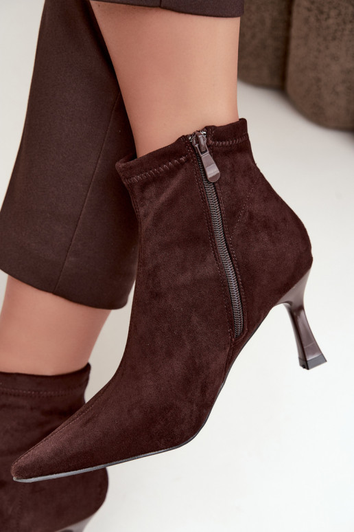 Stivaletti da donna con tacco sottile e cuciture in colore cioccolato Clancy