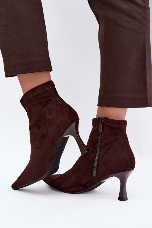 Stivaletti da donna con tacco sottile e cuciture in colore cioccolato Clancy