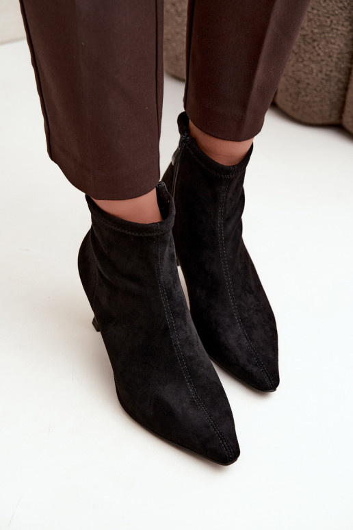 Stivaletti da donna con tacco sottile e cuciture in colore nero Clancy