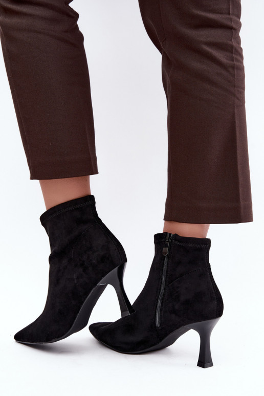 Stivaletti da donna con tacco sottile e cuciture in colore nero Clancy