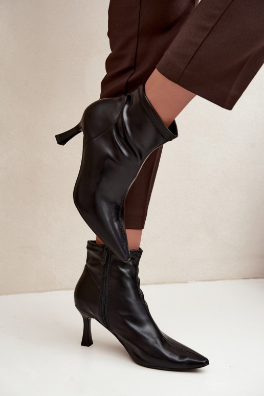 Stivaletti da donna con tacco sottile e cuciture in ecopelle nera Clancy