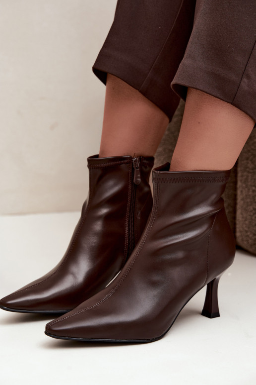 Stivaletti da donna con tacco sottile e cuciture in ecopelle color cioccolato Clancy