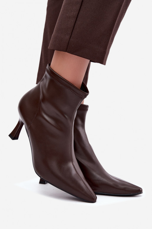 Stivaletti da donna con tacco sottile e cuciture in ecopelle color cioccolato Clancy