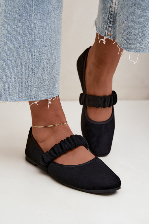 Ballerine nere con cinturini intagliati Loreya