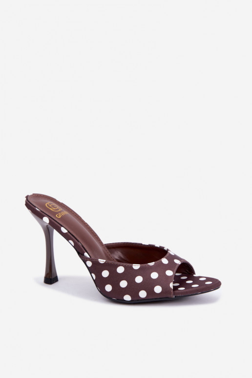 Sandali con tacco sottile e pois color cioccolato Pevra