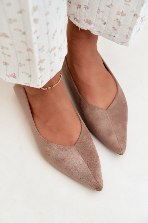 Ballerine con punta affusolata in suede sintetico color sabbia Corabella