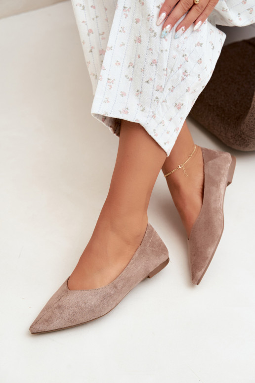 Ballerine con punta affusolata in suede sintetico color sabbia Corabella