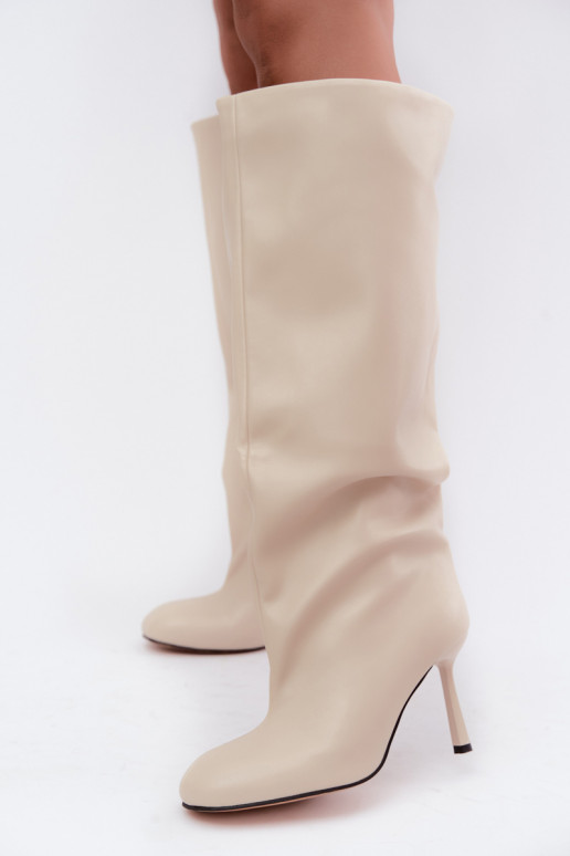Stivali alti da donna slip-on con tacco sottile in colore avorio Caliya