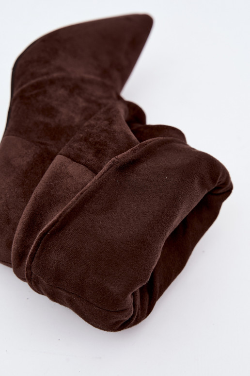 Stivaletti da donna slouchy slip-on con tacco sottile in colore cioccolato Harissa