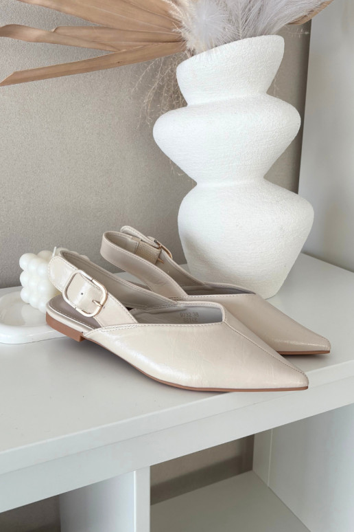 Ballerine color sabbia verniciate con fibbie Rinalle