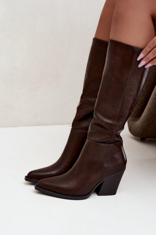 stivali alti da donna con tacco isolati color caramello Katelle
