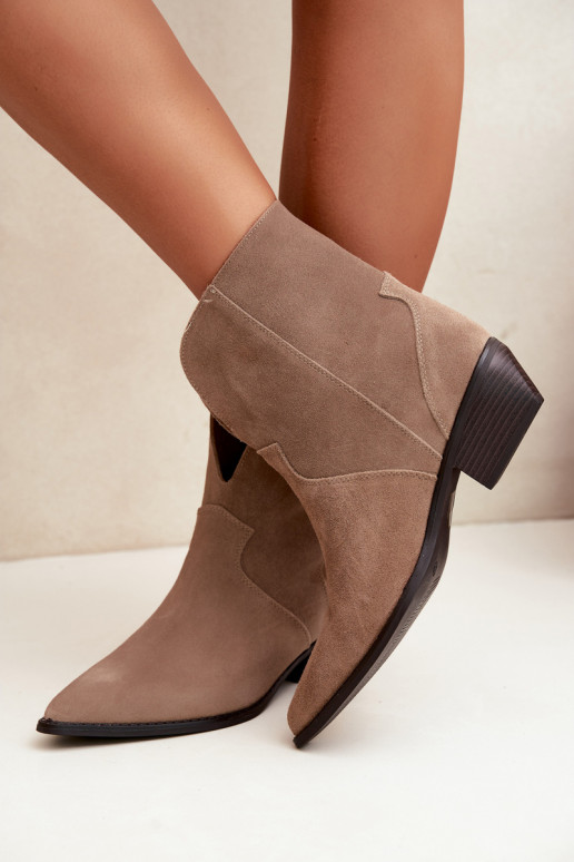 stivaletti da donna in stile cowboy con tacco in suede naturale sabbia Norelle