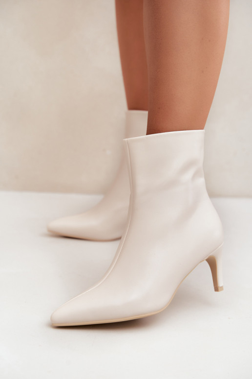 stivaletti da donna con tacchi in pelle sintetica color avorio Celisse