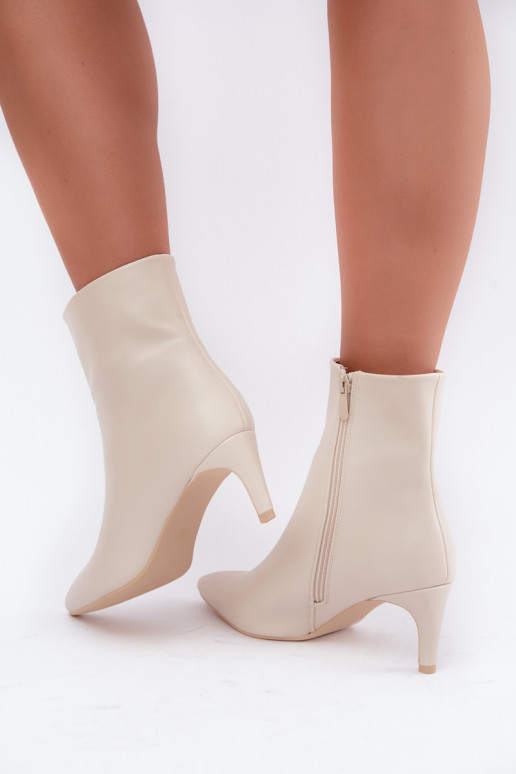 stivaletti da donna con tacchi in pelle sintetica color avorio Celisse