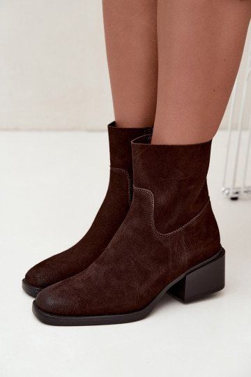 Stivaletti da donna in suede sintetico con tacco color cioccolato Iveris