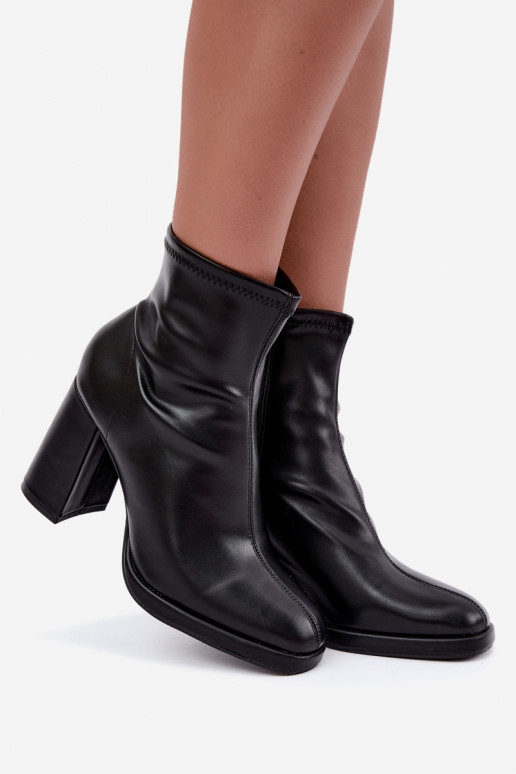 Stivaletti da donna in pelle sintetica con tacco color nero Karvella